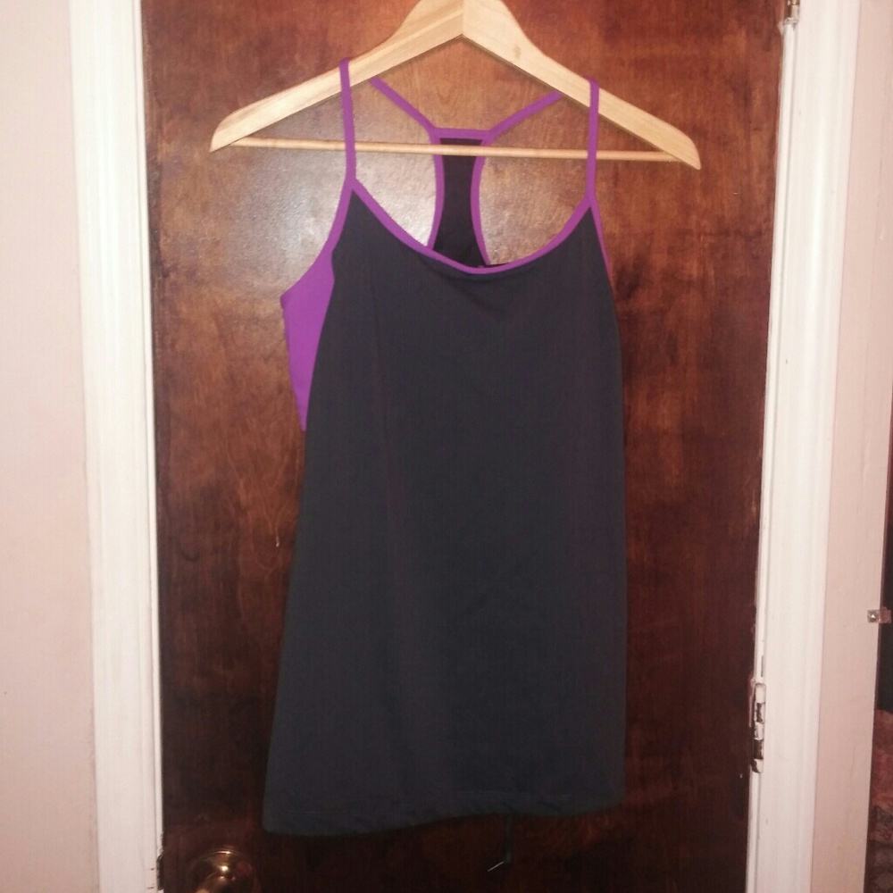 Fabletics top
